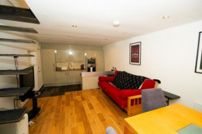 Modern 1-Bed House in Bristol for 4 people